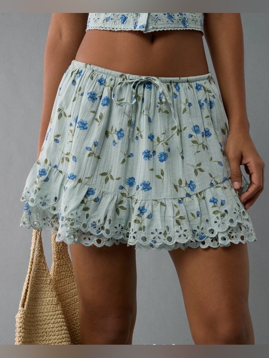 American Eagle Outfitters Dresses & Skirts - AE High-Waisted Embroidered Ruffle Mini Skirt XL